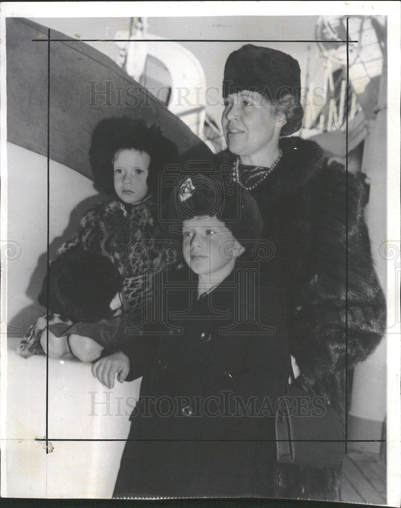 1940 Press Photo Nelson T Johnson Family Christmas  - Historic Images