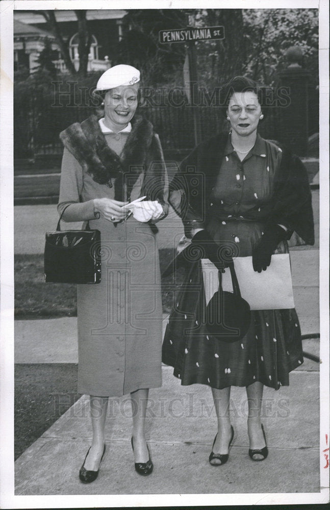 1956 Press Photo Mrs Alfred Hicks II Davis Moore Opera - Historic Images