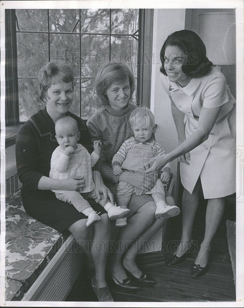 1968 Press Photo Mrs James Bullock Robert Richard Flit - Historic Images