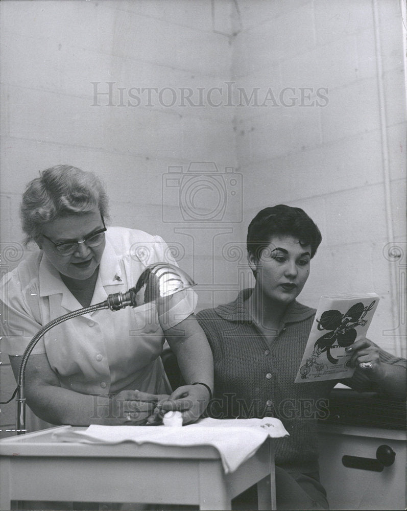 1960 Press Photo Kay Warden Cloverleaf Shirley Flohr - Historic Images