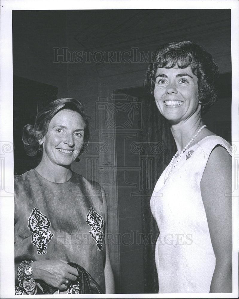 1963 Press Photo Giles Florence - Historic Images