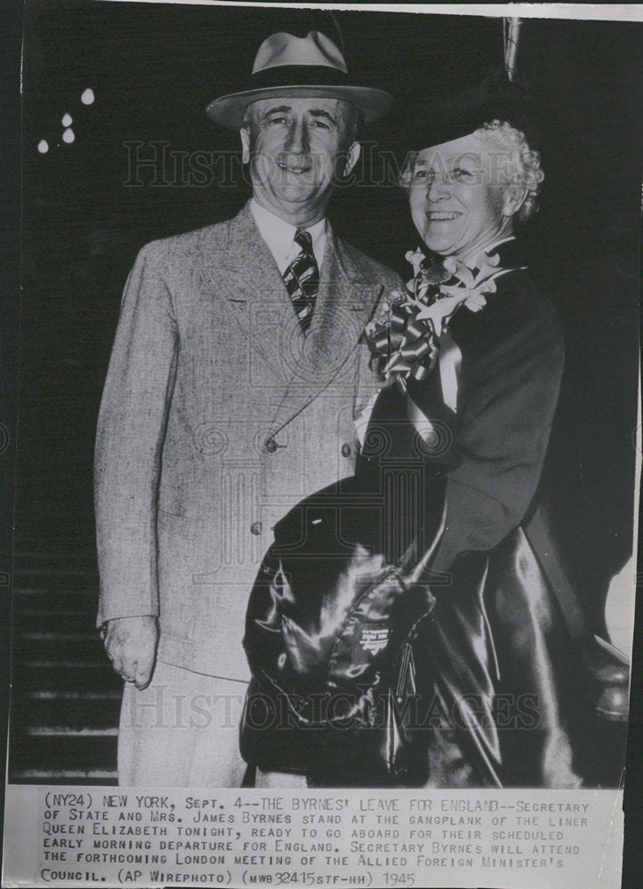 1945 Press Photo Byrnes Leave England Secretary Queen - Historic Images