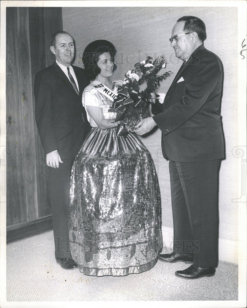 1968 Press Photo Dick Haughton Colorado Miss Universe - Historic Images