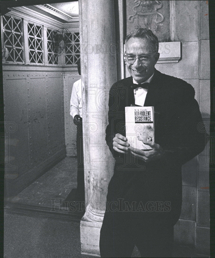 1963 Press Photo Dr Arthur Evans Denver physician Tax - Historic Images