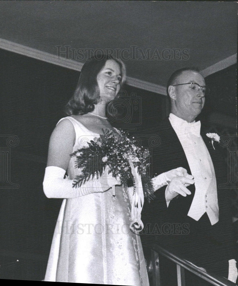 Press Photo William Euckson Virgina Erickson Society - Historic Images