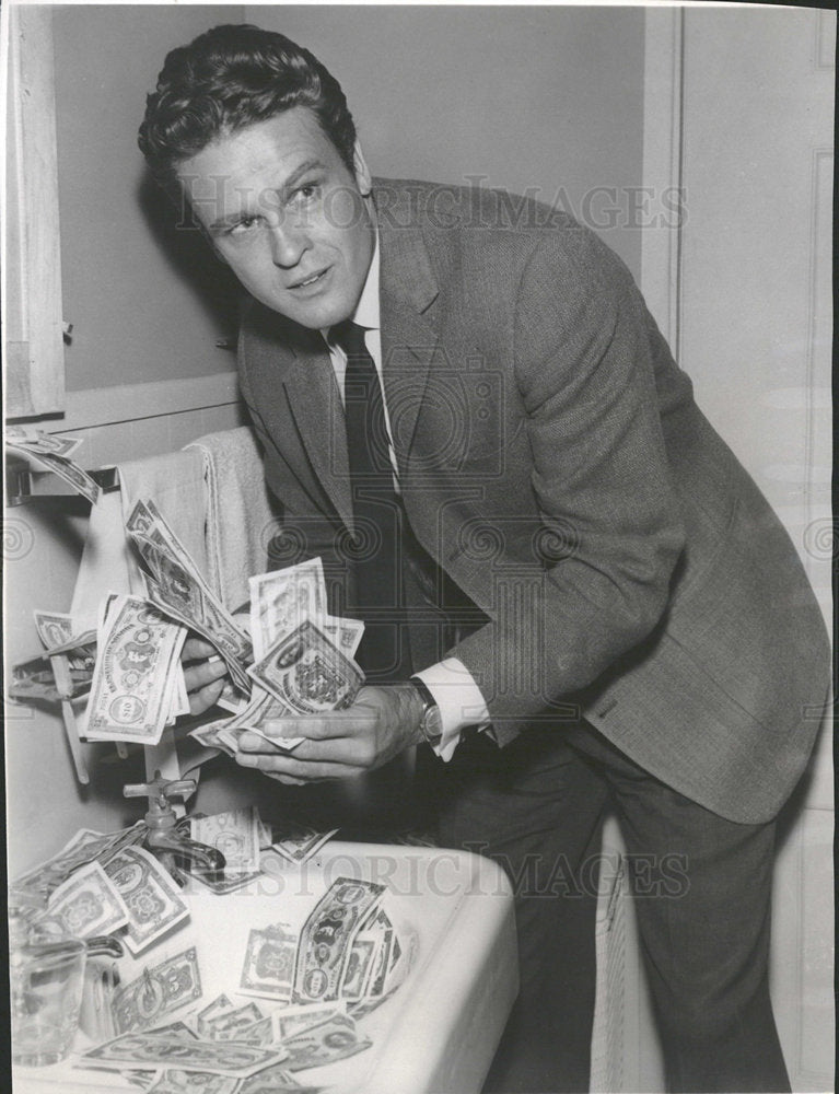 1962 Press Photo John Ericsson Night Panic Kraft Cloris - Historic Images