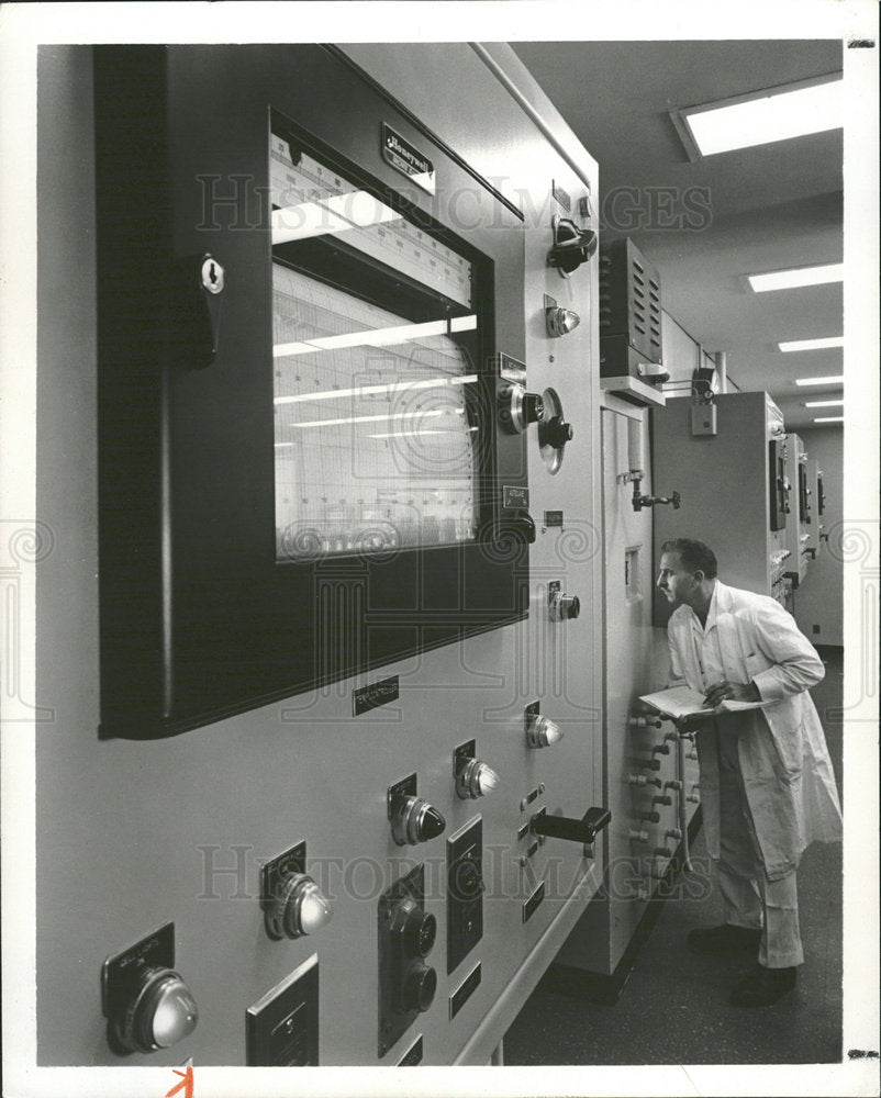 1961 Press Photo Research University of Michigan - Historic Images