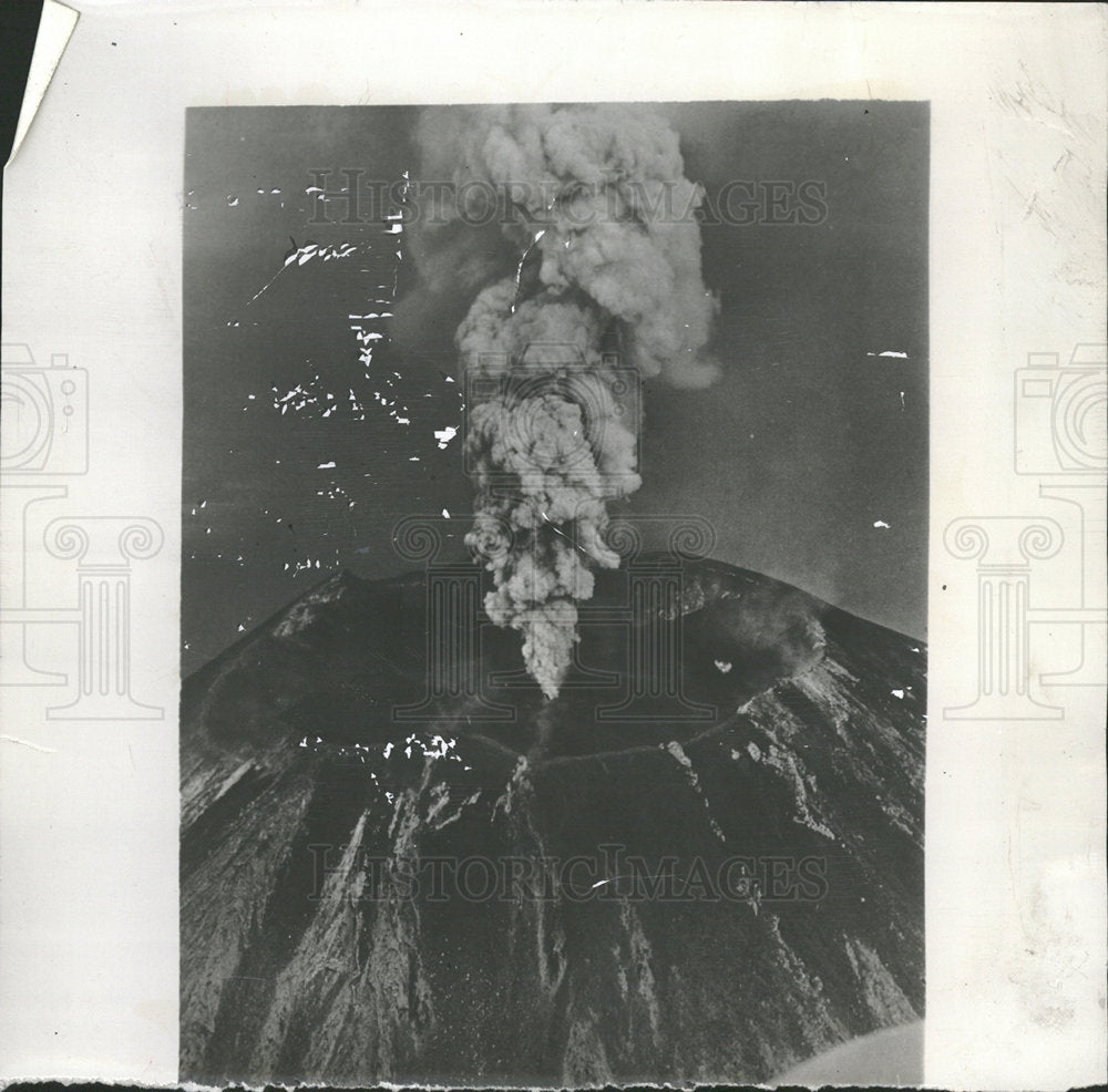 1949 Newzeland Ngaurhoe Eruption Volcanoes-Historic Images