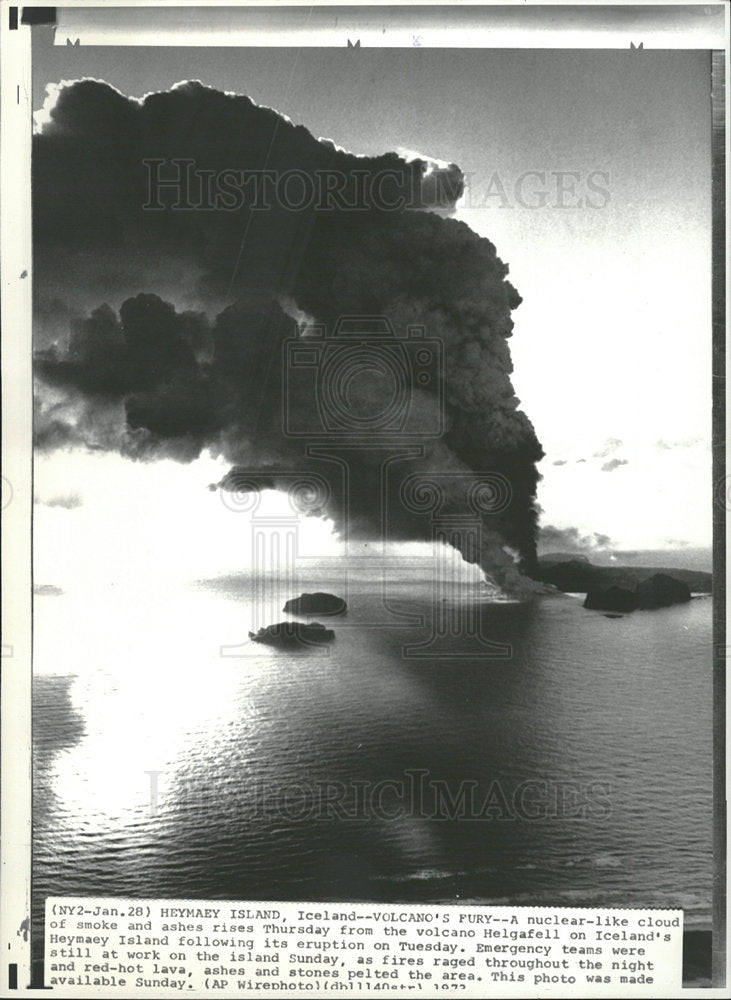 1972 Press Photo Volcano Helgafell Heymay Island Cloud  - Historic Images