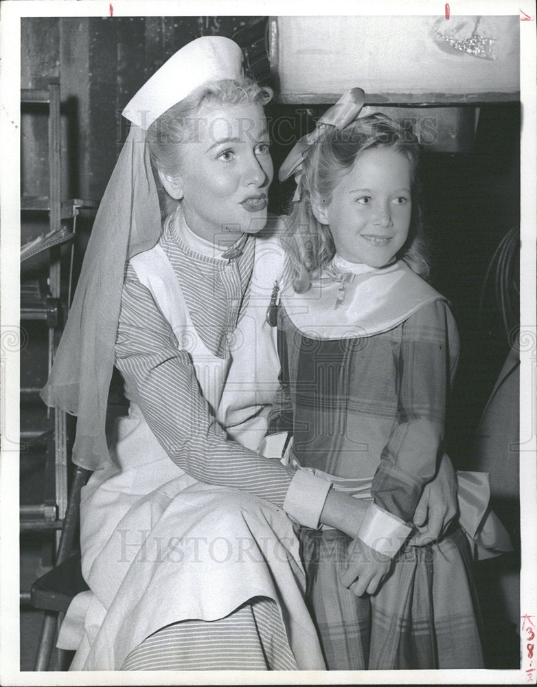 1956 Press Photo Joan Fontaine American Actress - Historic Images