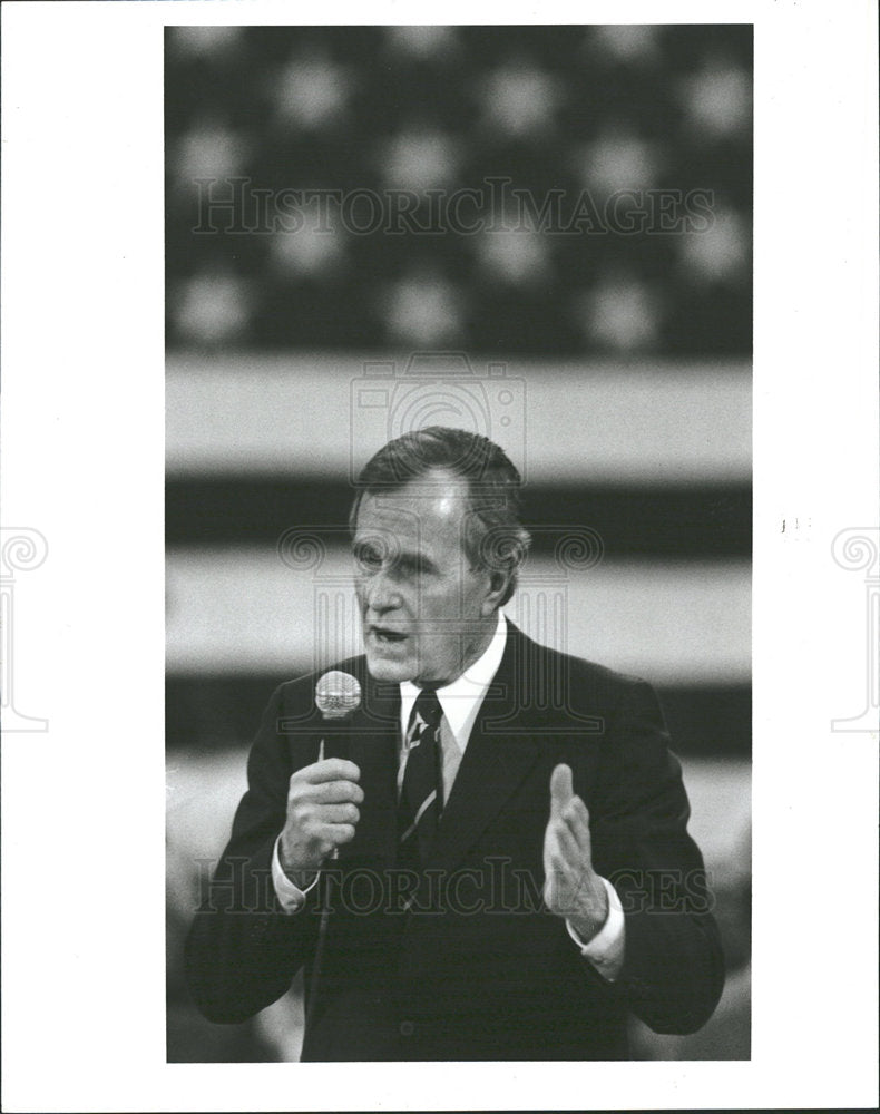 1987 Press Photo George Bush President Politician Mich - Historic Images