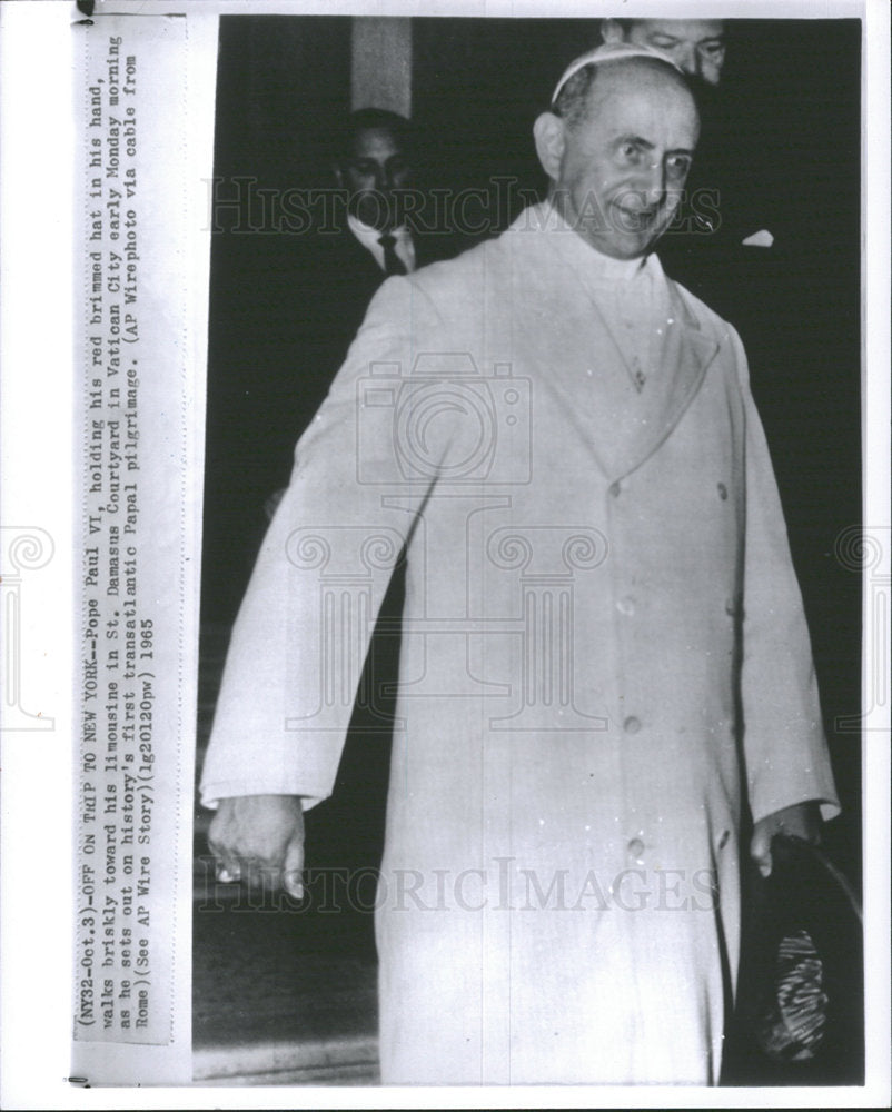 1965 Press Photo Pope Paul VI Damaens Courtyard Vatican - Historic Images