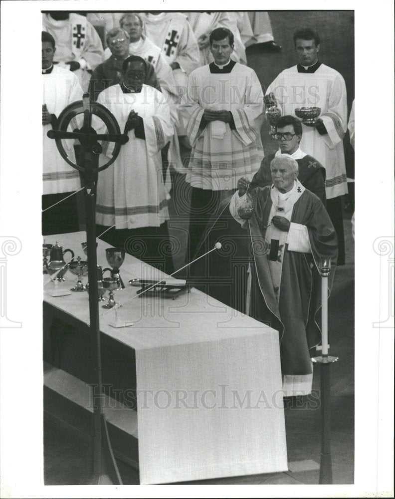 1987 Press Photo Pope John Paul II Michigan Visit - Historic Images