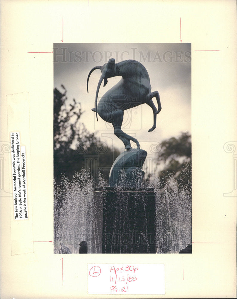 1988 Press Photo Levi Barbour Memorial Fountain Detroit - Historic Images