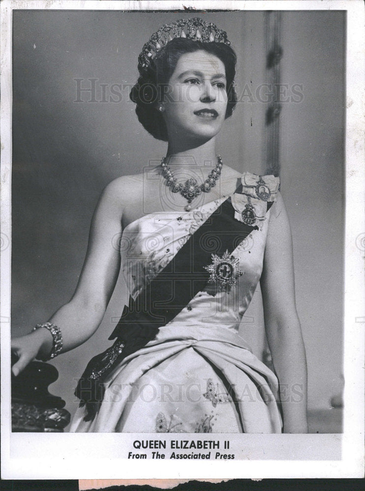 1977 Press Photo Queen Elizabeth II  United Kingdom - Historic Images