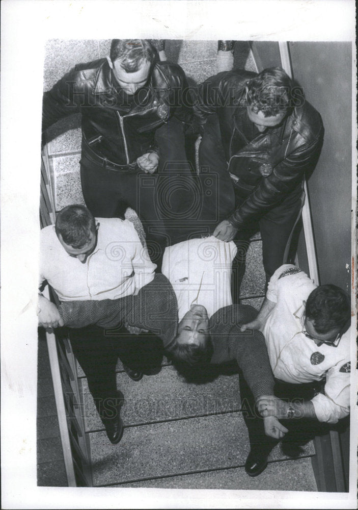 1965 Press Photo Police Demonstrator Lansing City Hall - Historic Images