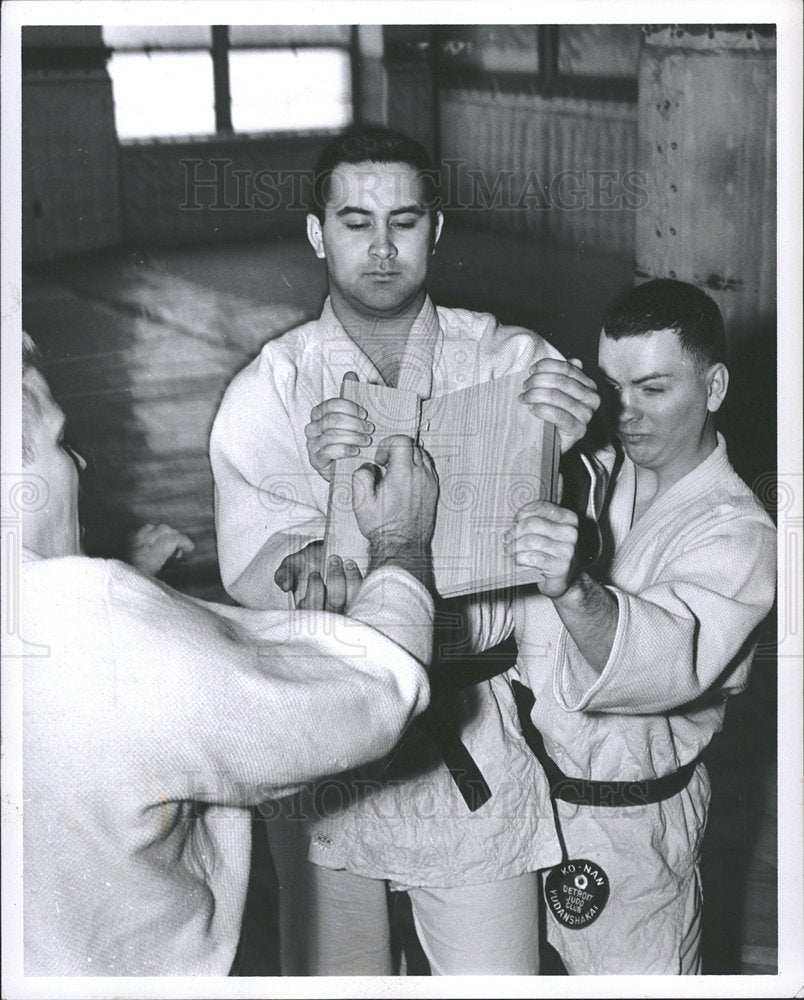 1960 Press Photo Lerie Wyne Hale Hotel Coach - Historic Images