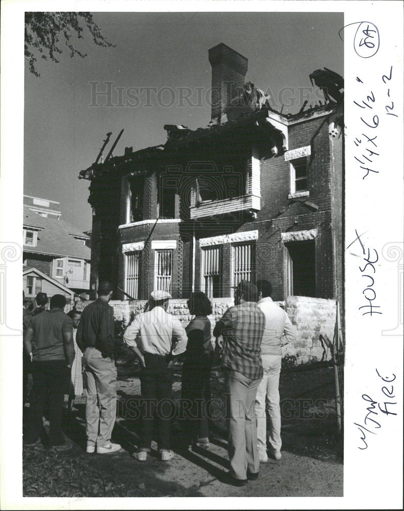 1986 Press Photo Fires Burned House Detroit Michigan - Historic Images
