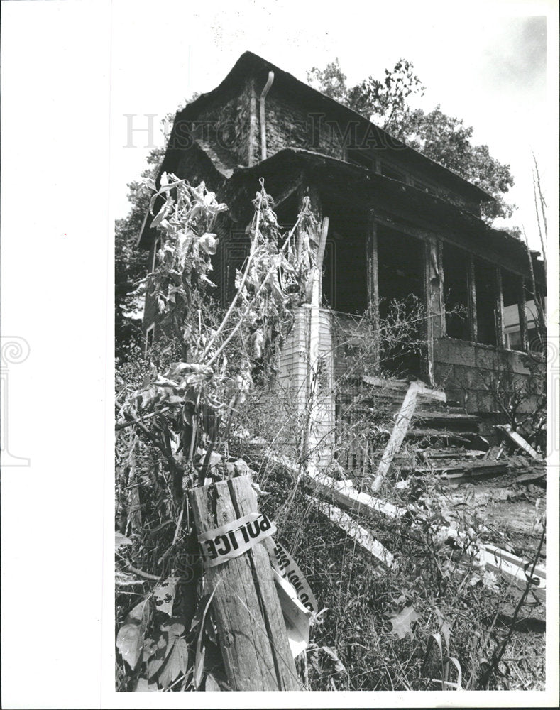 1987 Press Photo Fires Arson Highland Park Home Detroit - Historic Images