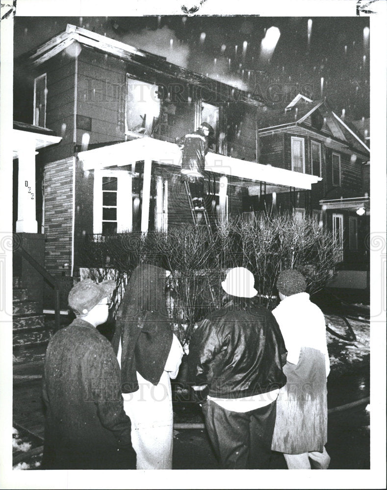 1990 Press Photo Fires House Highland Park Detroit - Historic Images