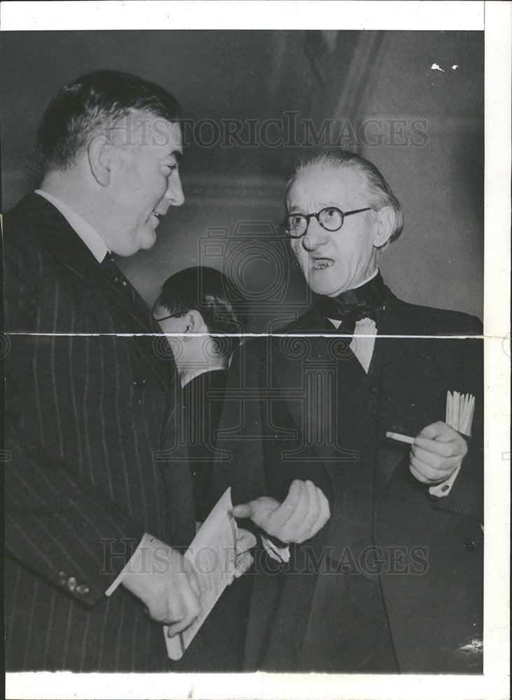 1941 Press Photo Robert Australia London journalist  - Historic Images