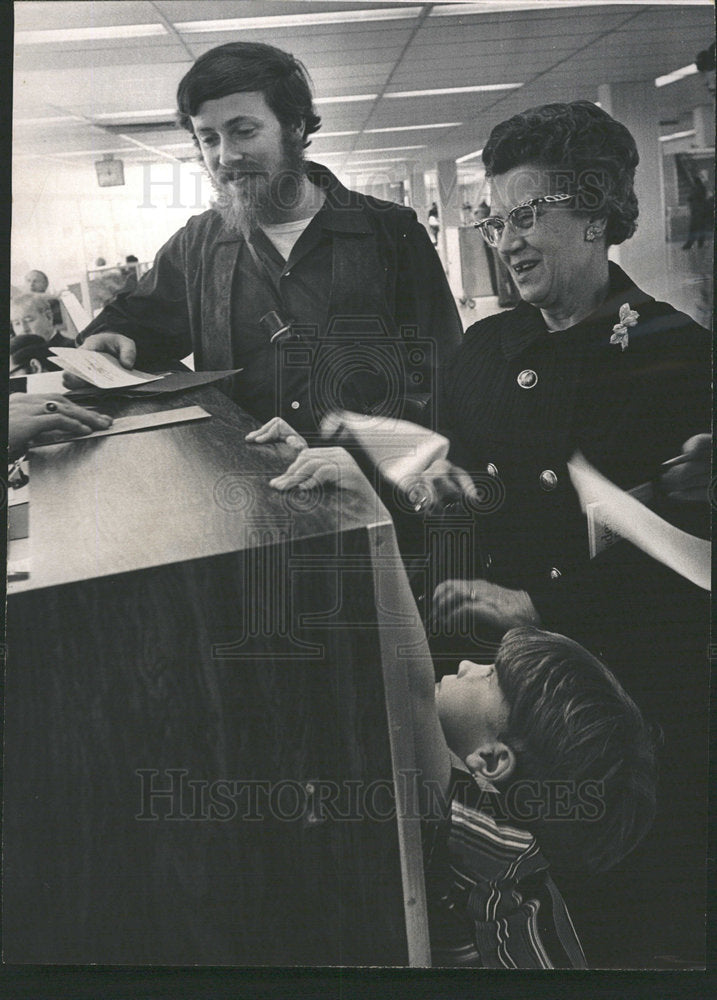 1971 Press Photo Family of Tupamaros Guerillas captive - Historic Images