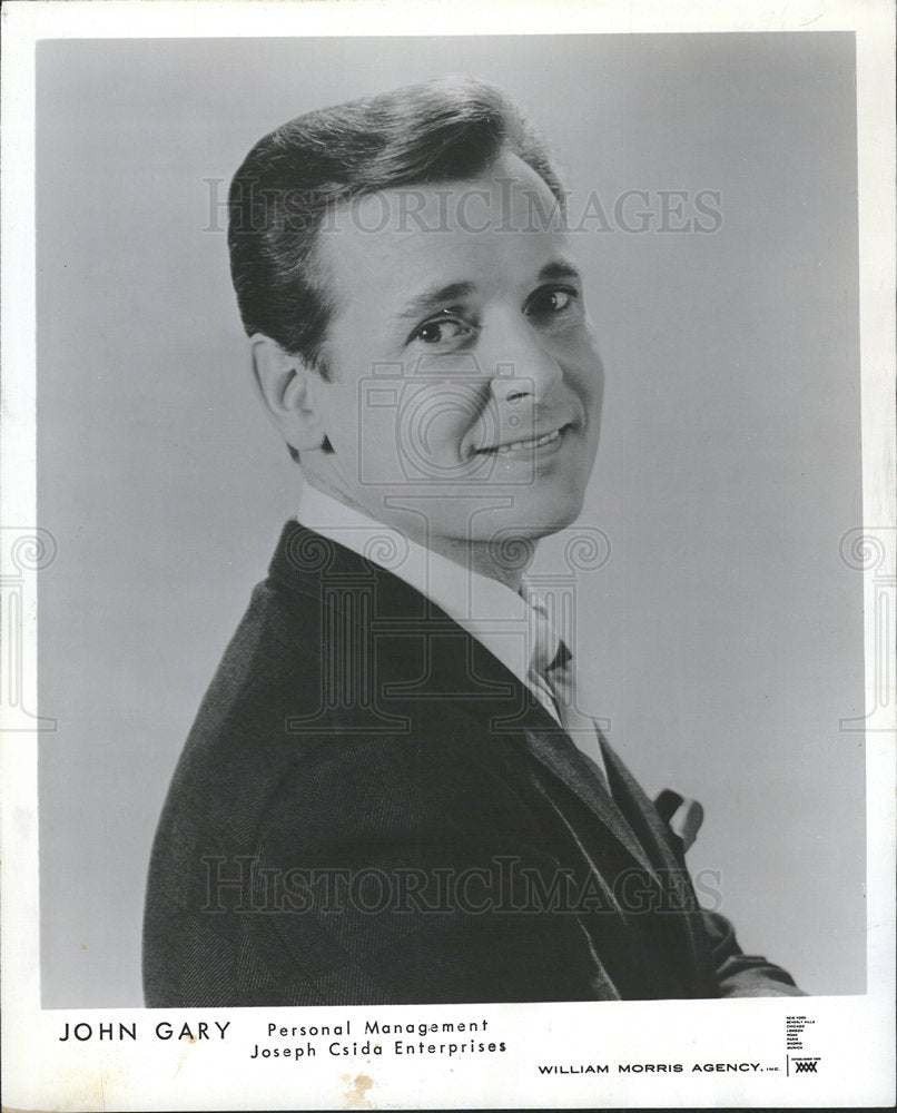 1968 Press Photo John Gary American Singer Vocalist - Historic Images