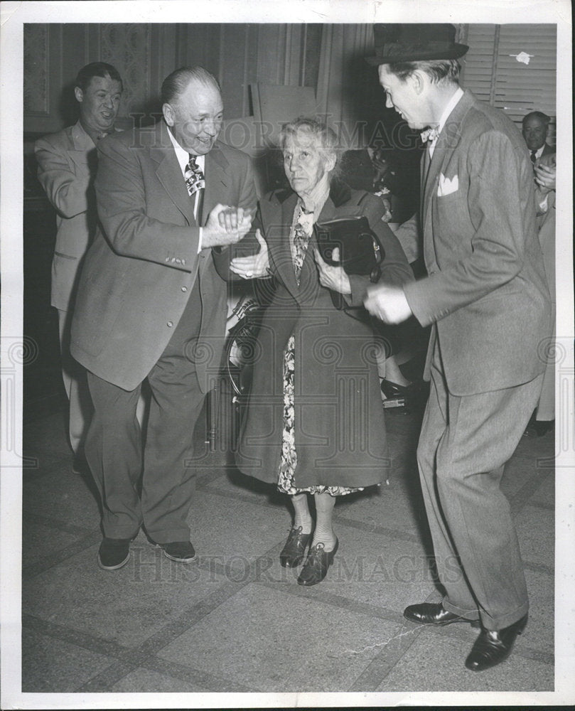 1952 Press Photo Joe Flood and Mrs. Emma Rossi Dance - Historic Images
