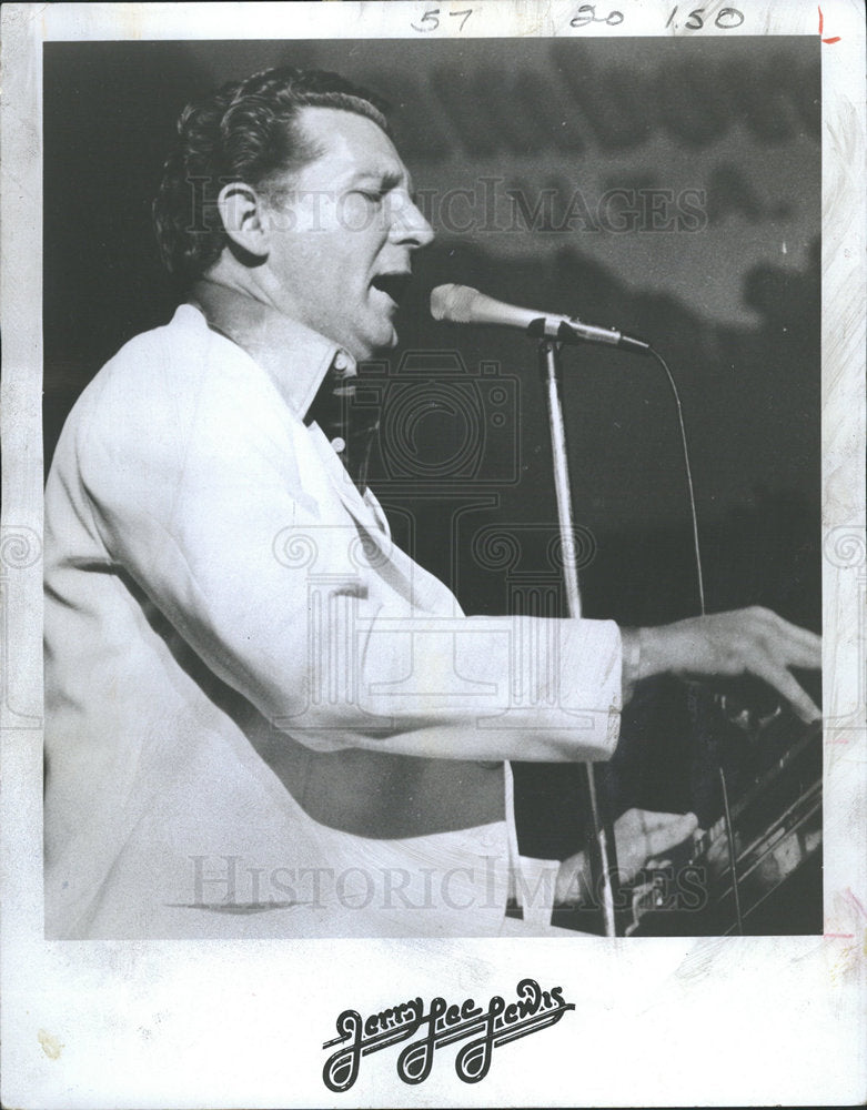 1977 Press Photo Singer Jerry Lee Lewis Performs - Historic Images