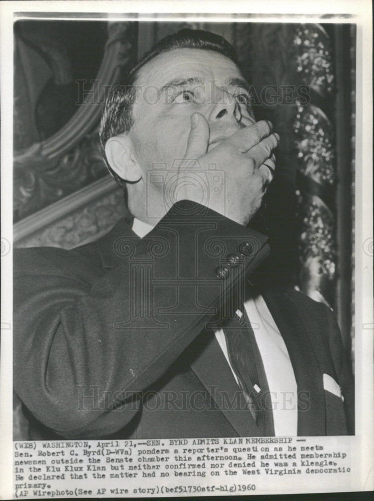 1960 Press Photo Sen. Robert C. Byrd Ponders Questions - Historic Images