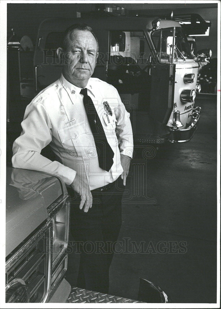 1982 Press Photo John Bybee named Lakewood Fire Chief - Historic Images