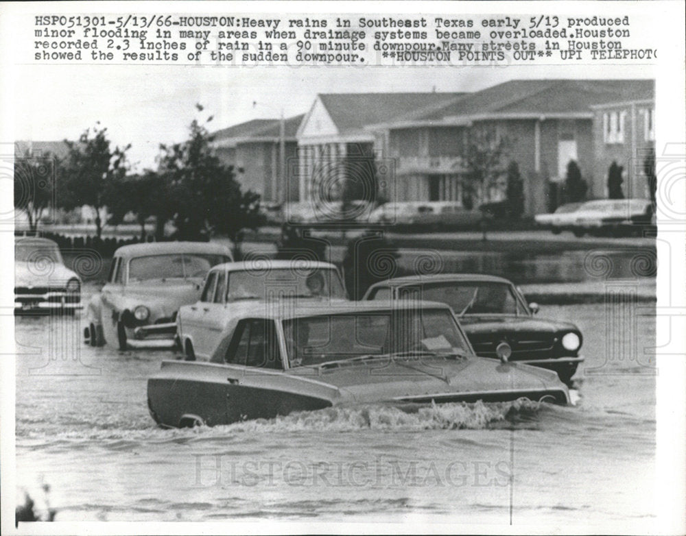 1966 Press Photo Cars Driving Flooded Streets Houston - Historic Images