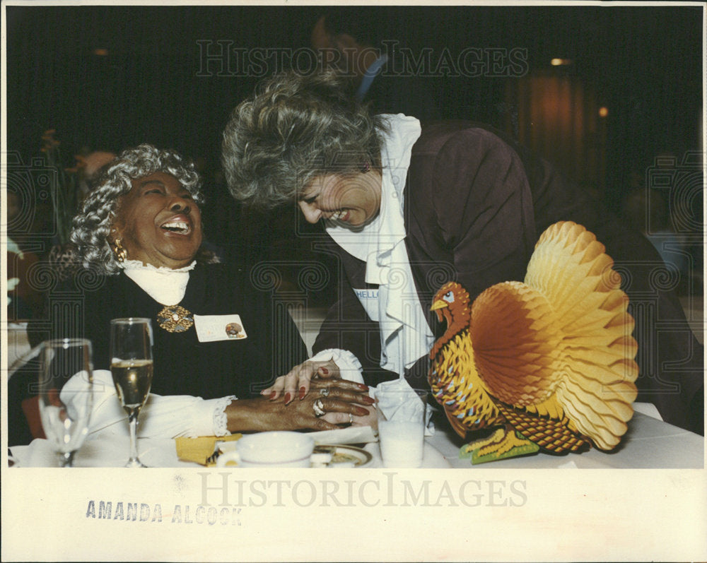 1992 Press Julya Johnson &amp; Norine Shepherd On Thanksgiv - Historic Images