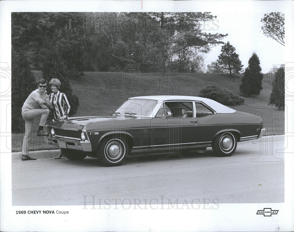 1968 Press Photo 1969 Chevy Nova Couple With Couple - Historic Images