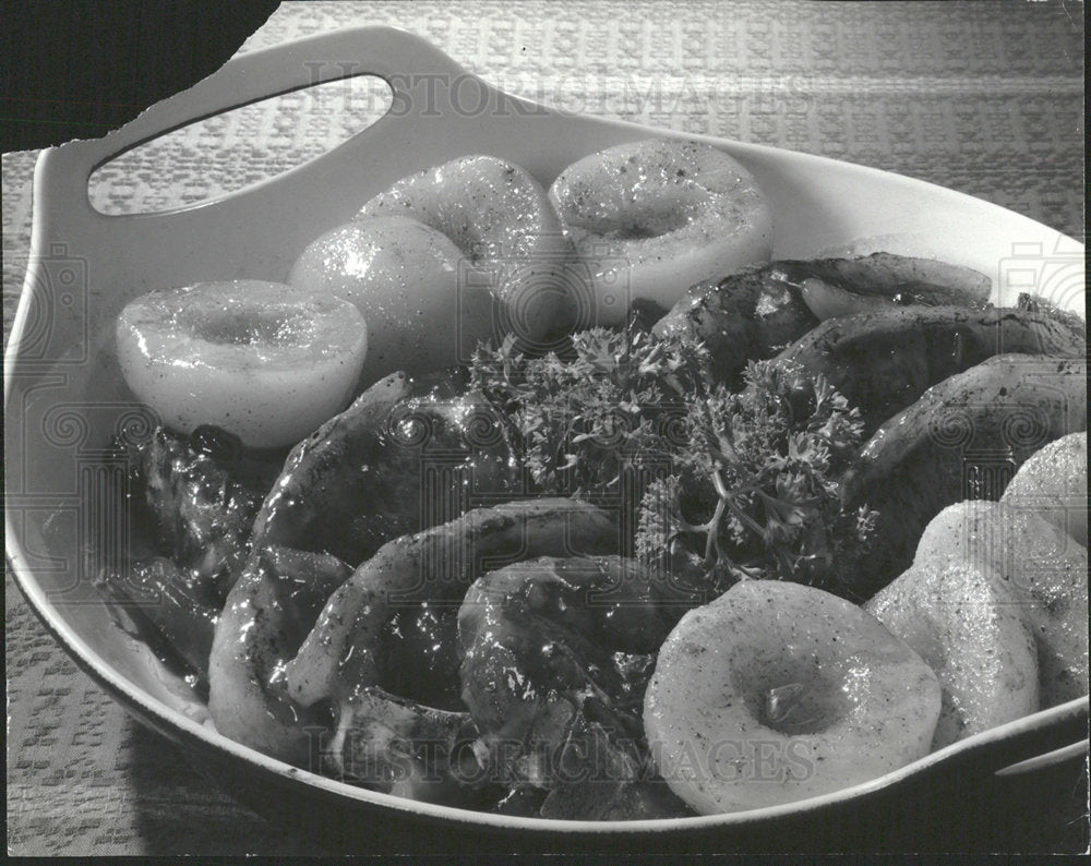 Press Photo Food Pork Fruit Dish Dinner - Historic Images