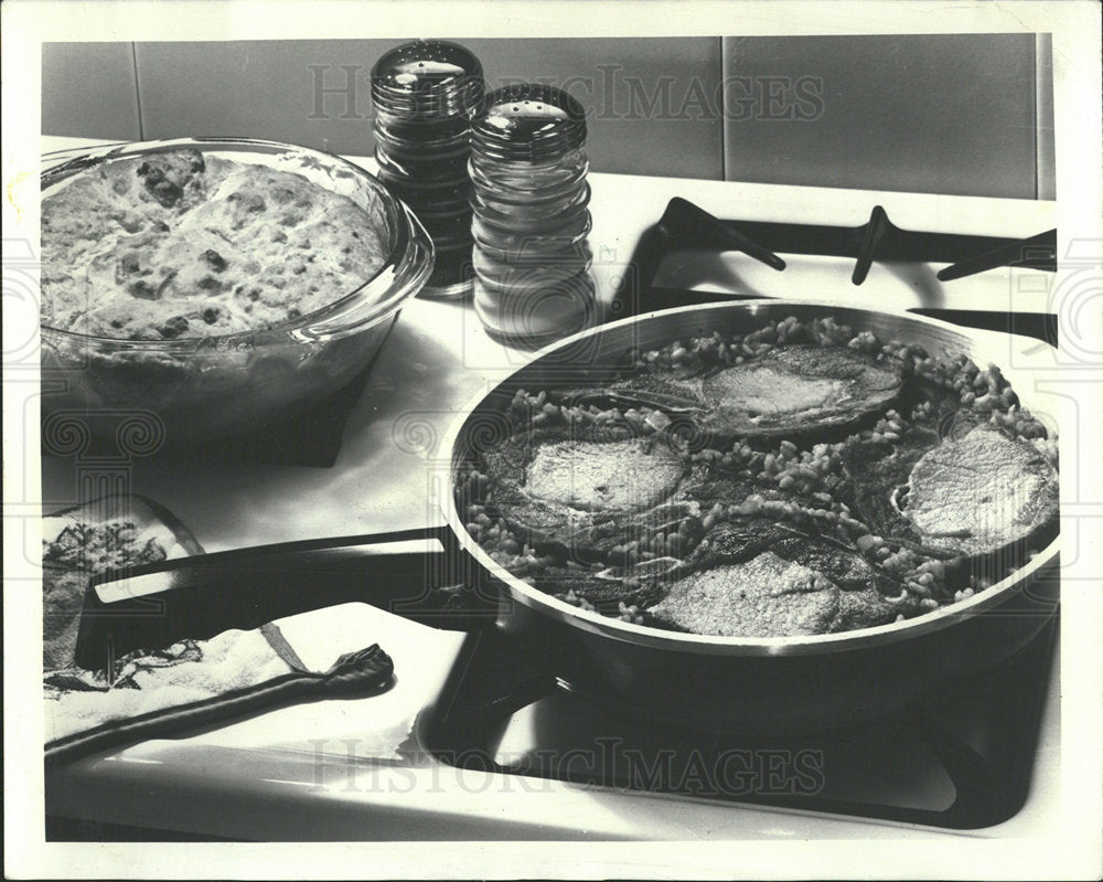 1979 Press Photo Smoke Pork Chops And Rice Fast Dish - Historic Images