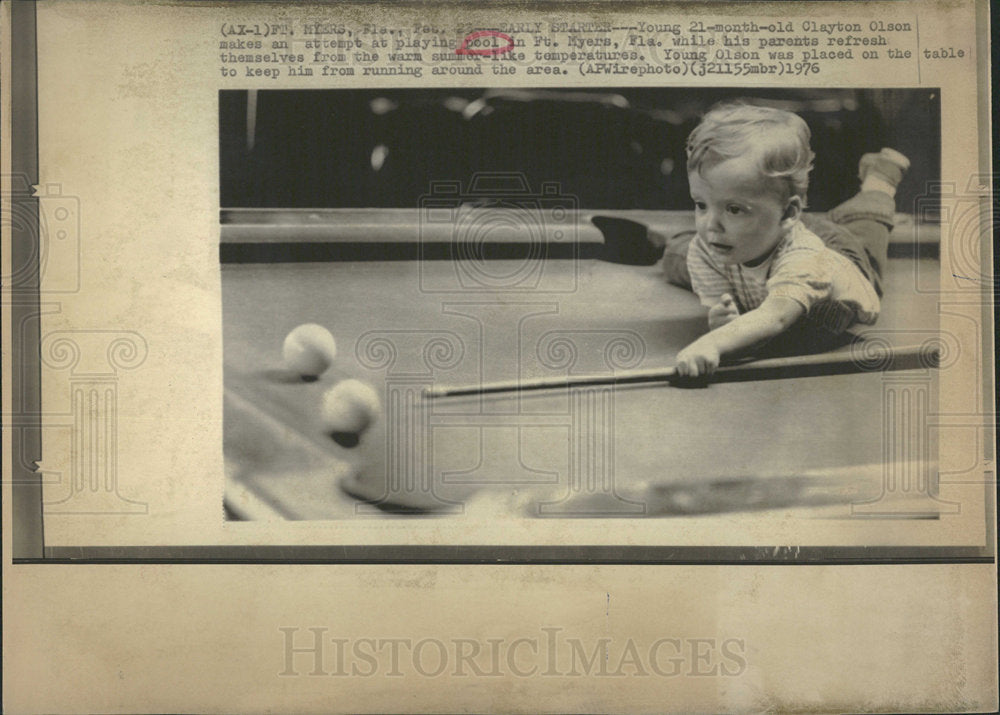 1976 Press Photo Clayton Olson Playing Pool On Table - Historic Images