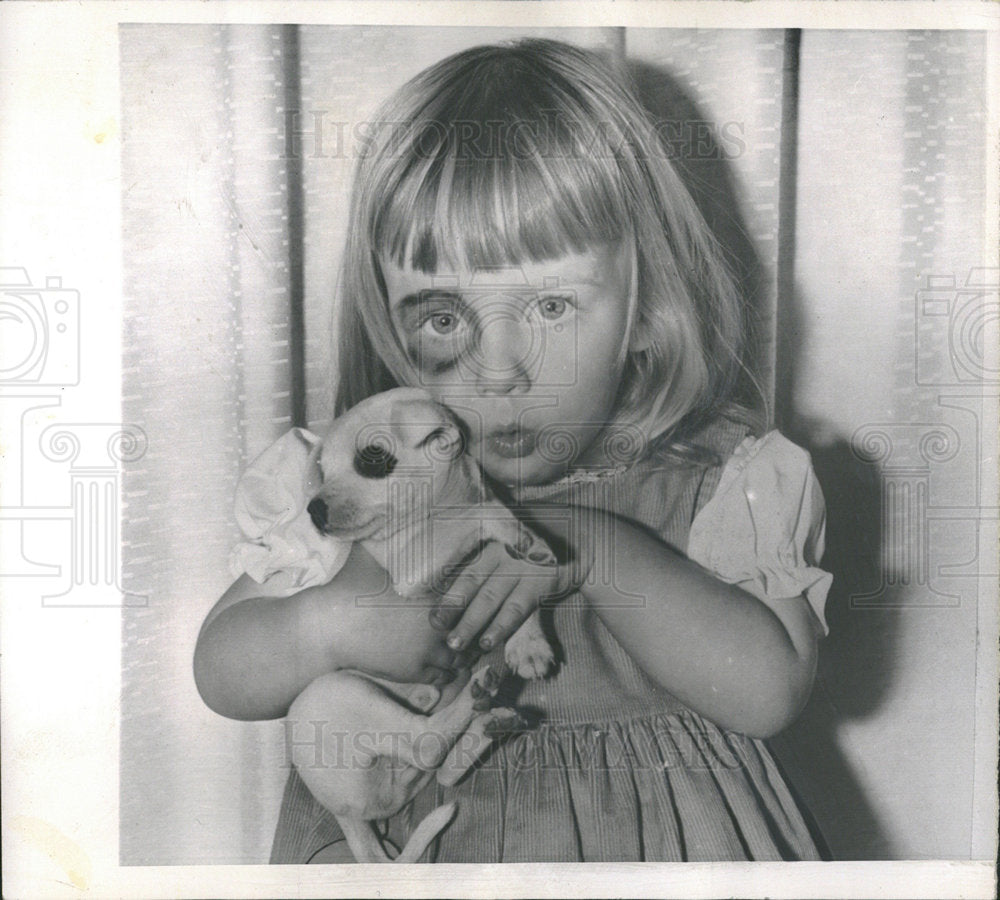 1963 Press Photo Barbara Jean Chutes black eye playing - Historic Images