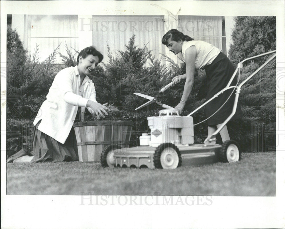 1958 Skokie Homeowners Gardening - Historic Images