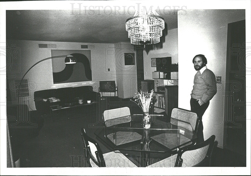1975 Press Photo Apartment Interior Morton Grove Chicag - Historic Images