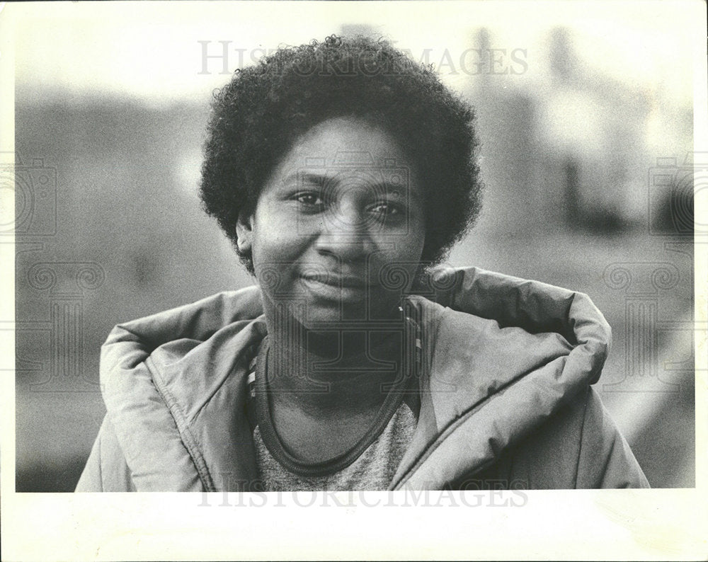 1982 Press Photo Velma Wade Appreciates Mayor Byrne - Historic Images