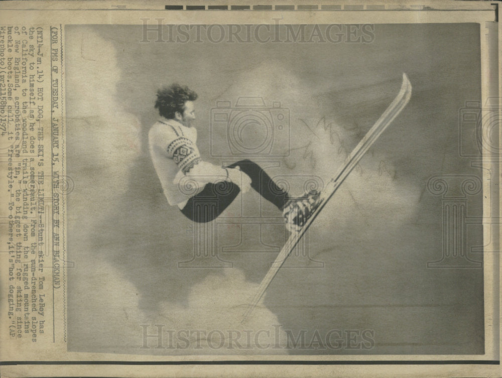 1974 Press Photo Stunt Skier Tom LeRey Does Somersault - Historic Images