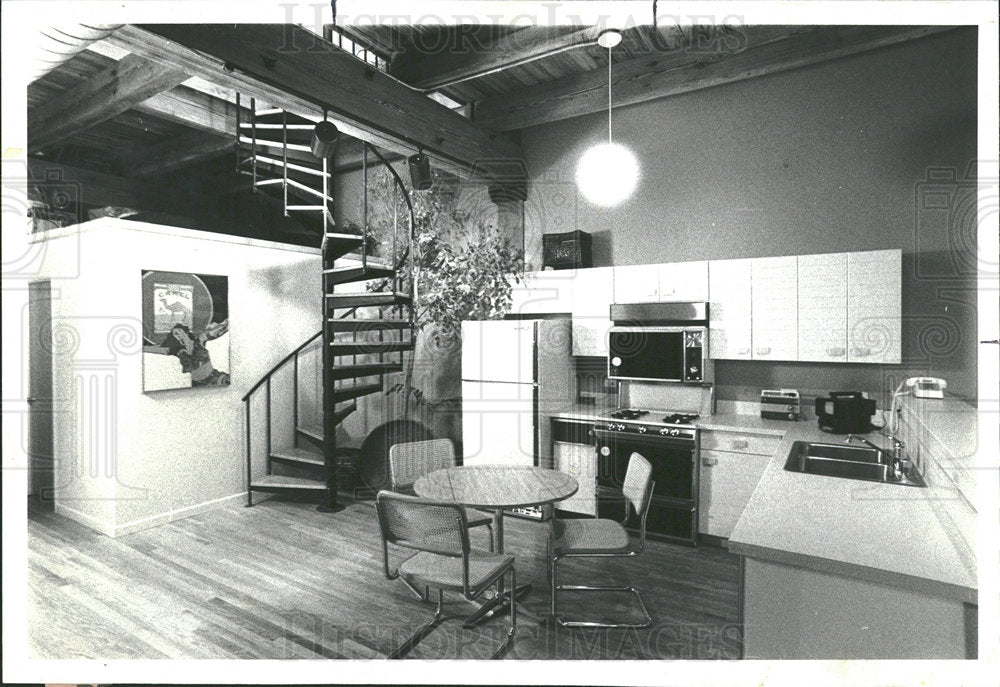 1980 Press Photo Kitchen area Como Sense Lofts Spiral  - Historic Images