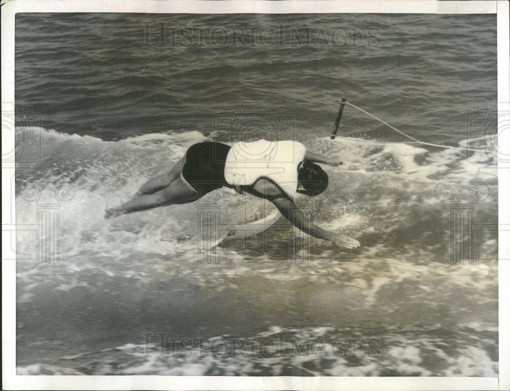 1963 Press Photo Nancy Schnering Water Skiing Dive fall - Historic Images