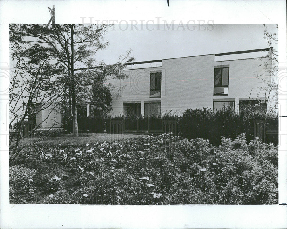 1972 Press Photo Honey locust tree Atrium Elmhurst Town - Historic Images