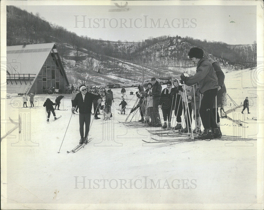 1962 Press Photo Novices Chicago Alumini Ski Club Line  - Historic Images