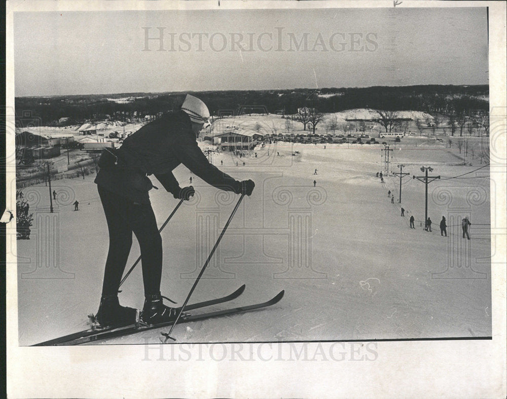 1969 Press Photo Holiday Park Skiers Slopes Snug Indoor - Historic Images