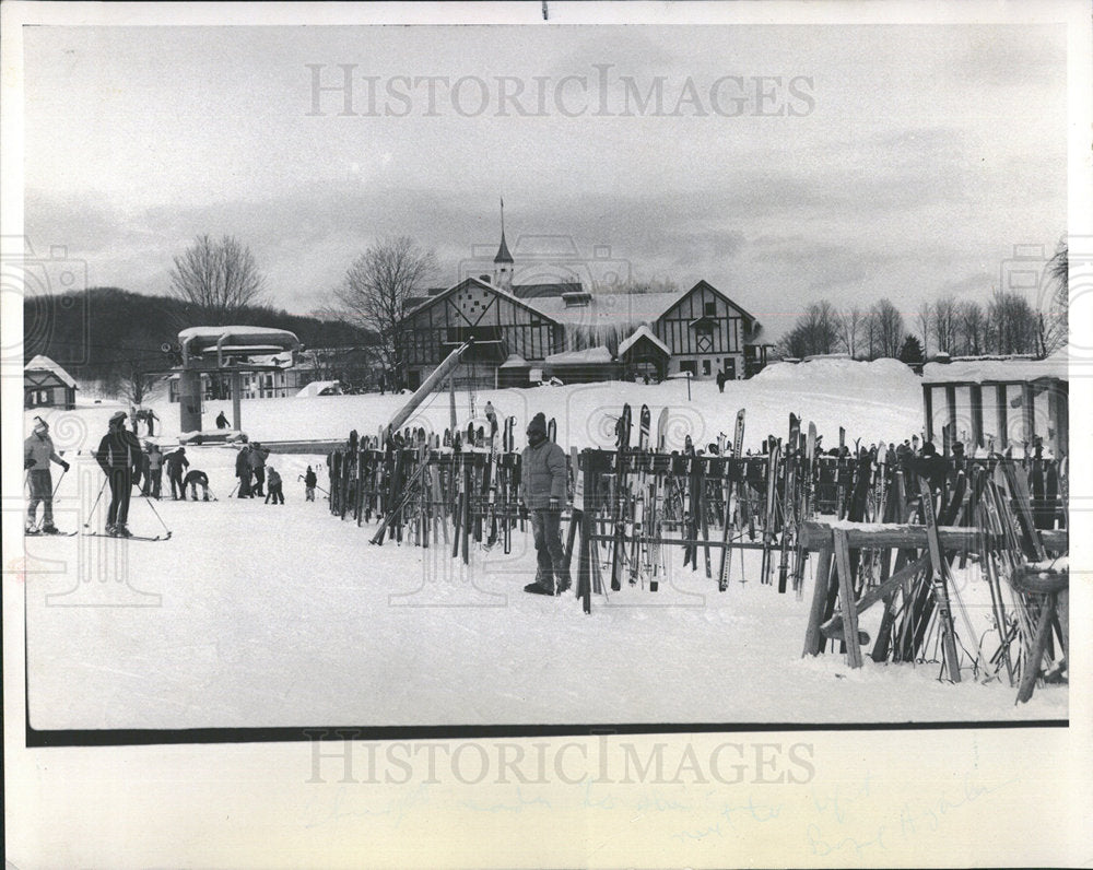 1977 Press Photo Skis at Rest and on the Move at Boyne - Historic Images