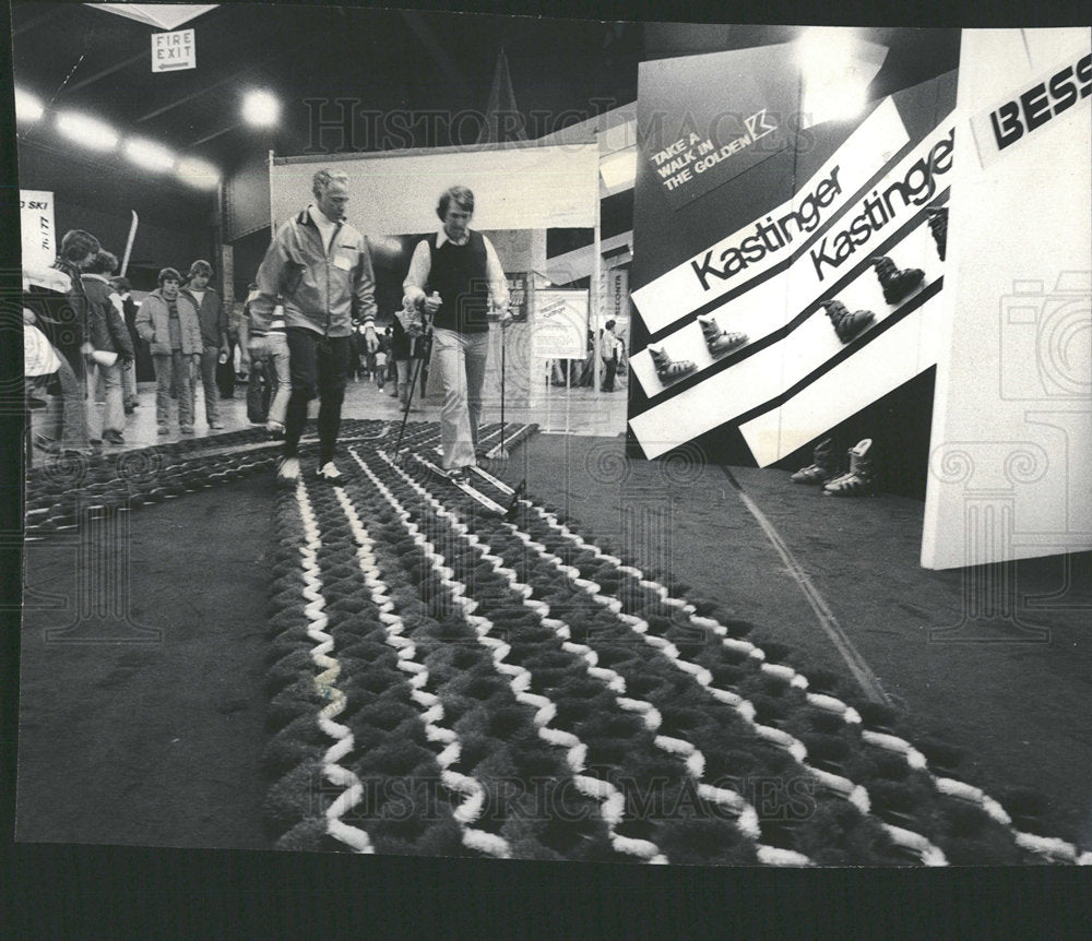 1976 Press Photo Ski Show Expowinter Ends at Arlington - Historic Images