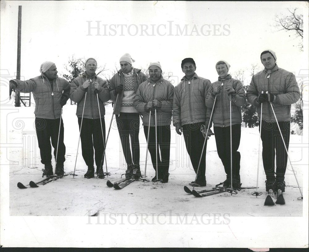 1959 Press Photo Ski Diving Slope Swim Gernard Hafer - Historic Images